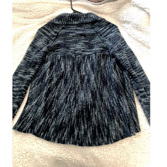 Cardigan - Picture 2 of 3